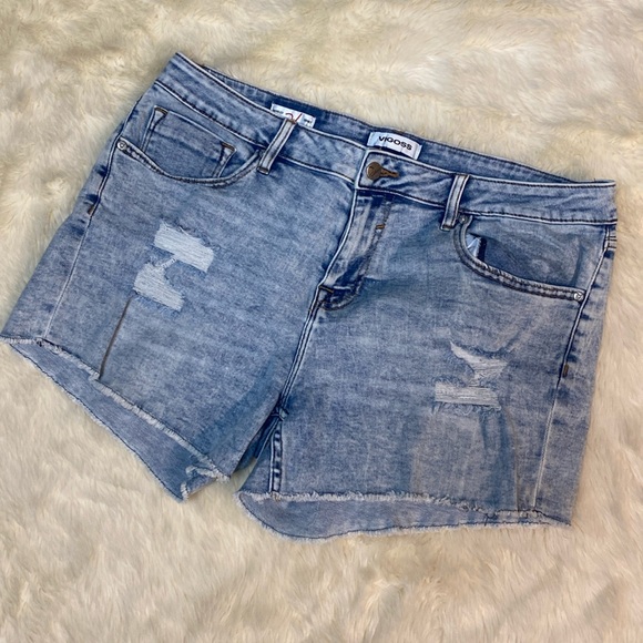 Vigross Pants - Vigross denim distress shorts , raw hem, size 32 Light wash stone